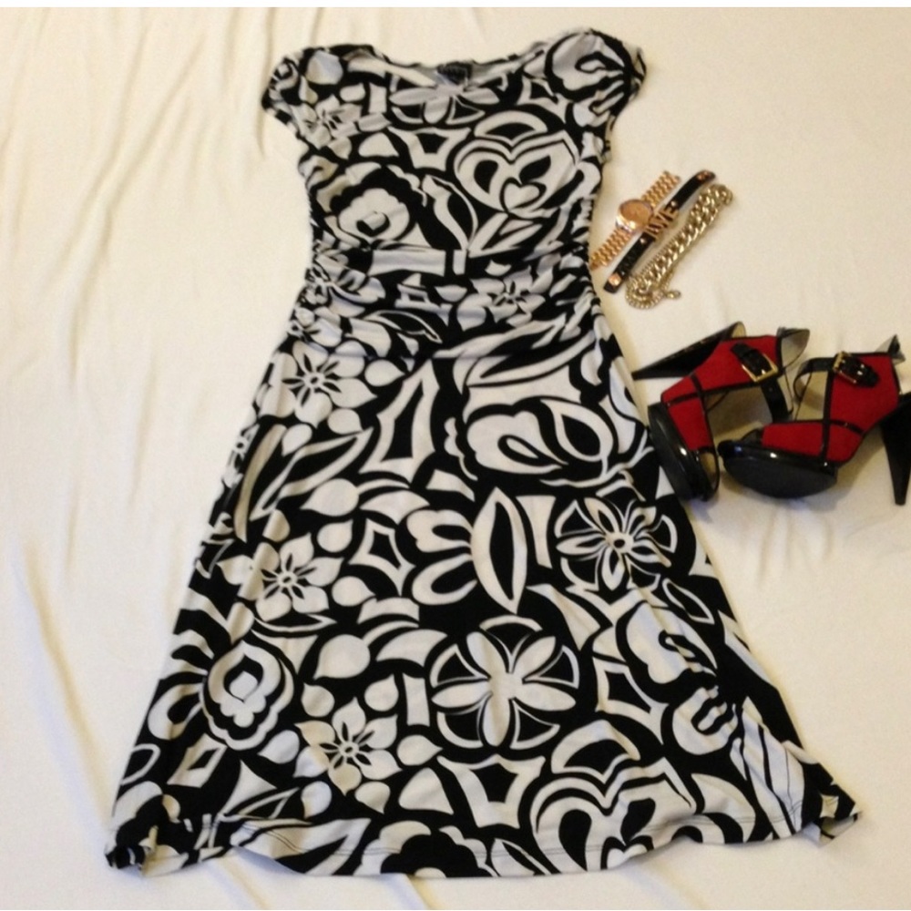 Black and white patterned dress